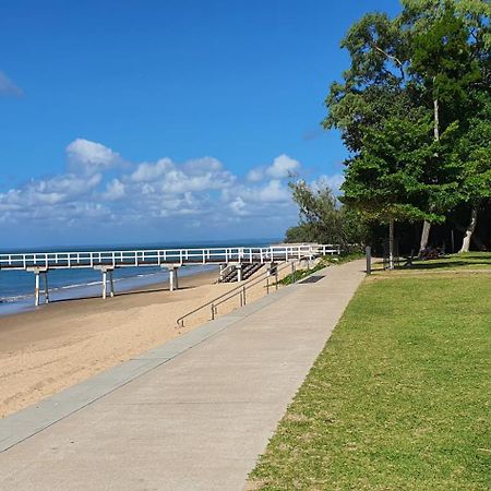 Villa Venezia Apt 3 - Spacious Hervey Bay Beachfront Apartment 외부 사진