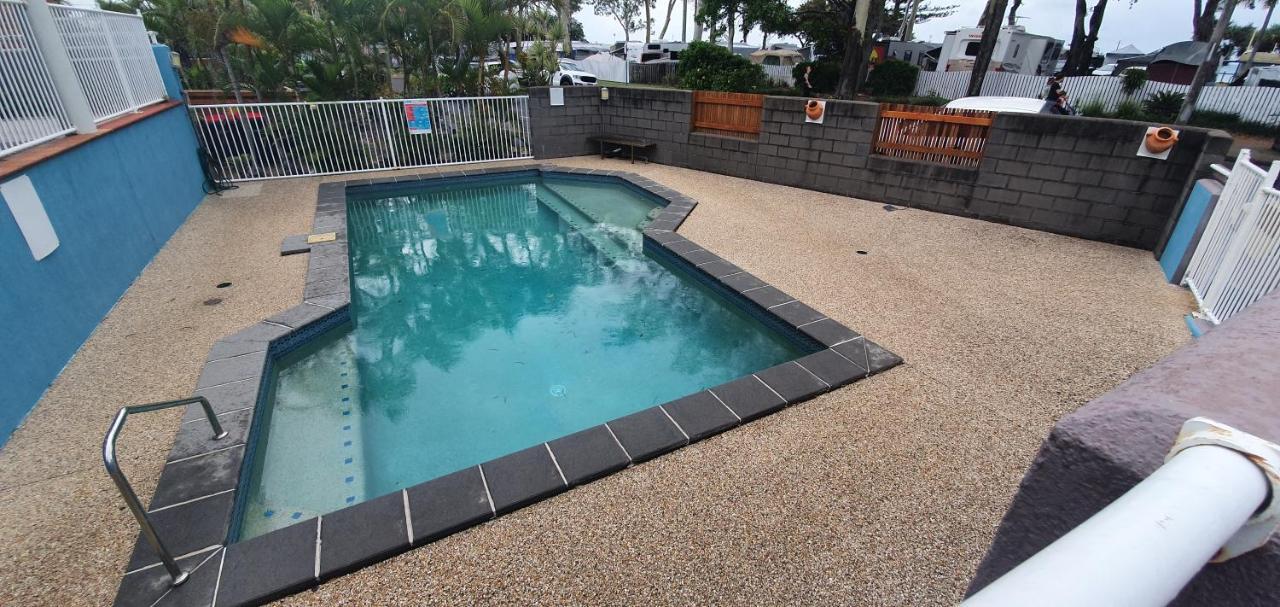 Villa Venezia Apt 3 - Spacious Hervey Bay Beachfront Apartment 외부 사진