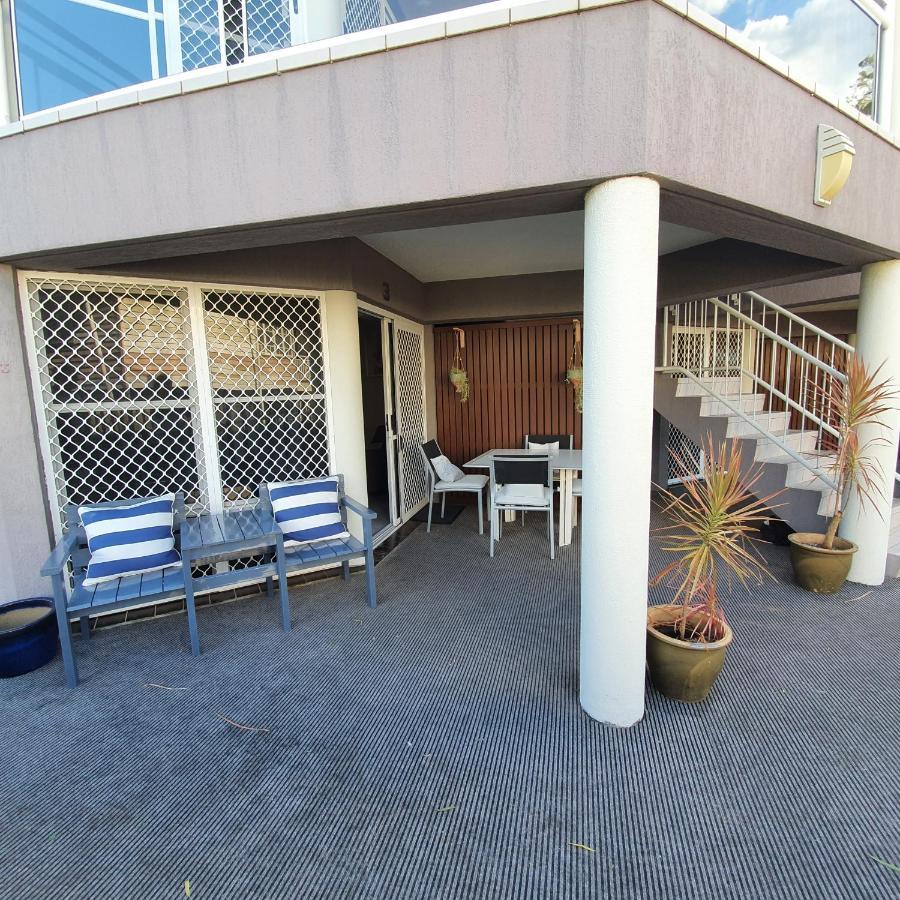 Villa Venezia Apt 3 - Spacious Hervey Bay Beachfront Apartment 외부 사진