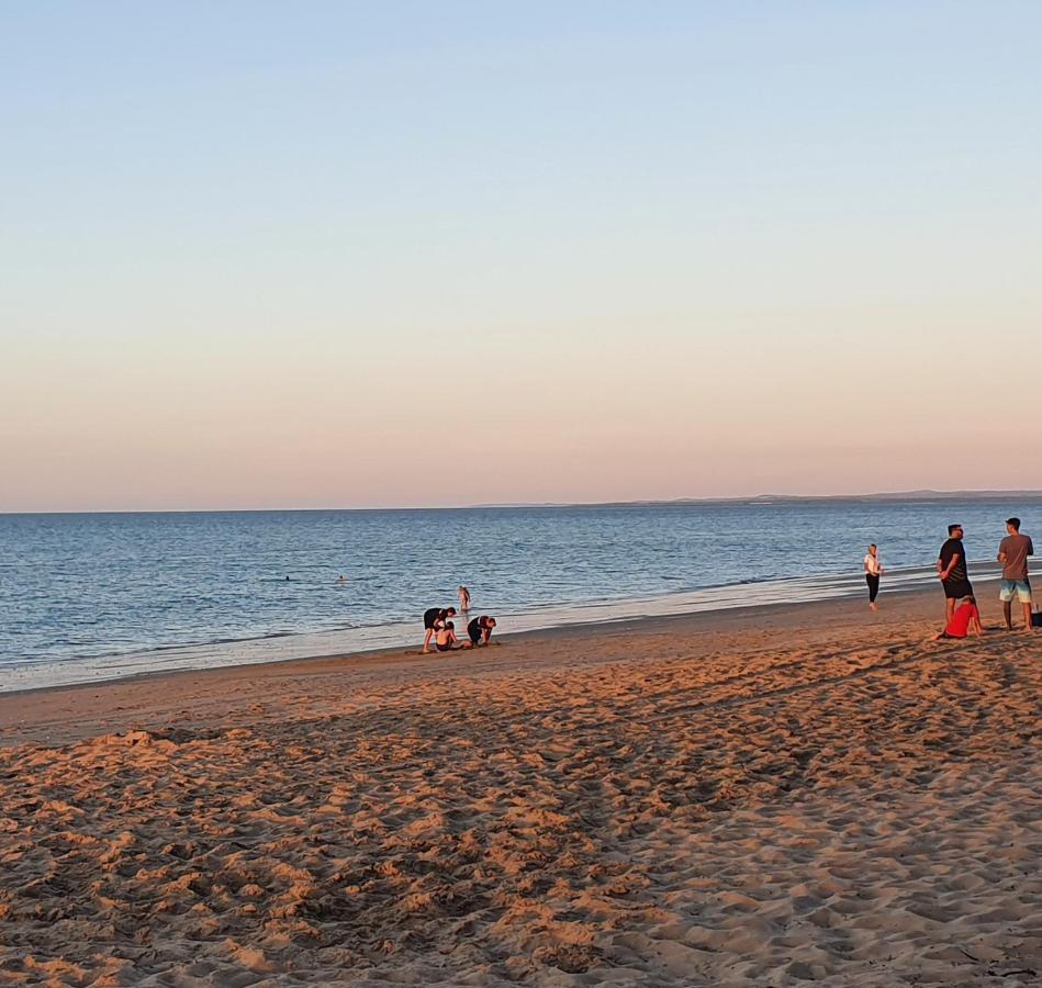 Villa Venezia Apt 3 - Spacious Hervey Bay Beachfront Apartment 외부 사진